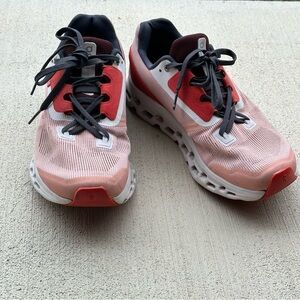 On the clouds sneaker size 7.5